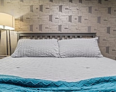 Cijela kuća/apartman Uptown Gem! Luxe/king Bed & Private Deck! (Philadelphia, Sjedinjene Američke Države)