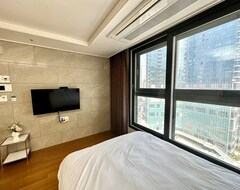 Pillow Hotel (Busan, South Korea)