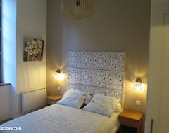 Hele huset/lejligheden Cosy Apartment 37m2 In The Heart Of Natural Park Of Pyrenees (Aulus-les-Bains, Frankrig)