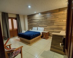 Khách sạn Hotel Santiago de Compostela (Guadalajara, Mexico)