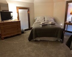 Tüm Ev/Apart Daire New! Great Remodeled 2 Bedroom. Walk To The Square! (Wadsworth, ABD)