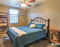 Entire House / Apartment The Bunkhouse At Rolling Meadows Ranch With Hot Tub! (Cedar Valley, USA)