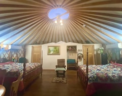 Hotel Rosa mística es un Yurt temática como parte de un cauce original Yurtel y desayuno (Elmira, EE. UU.)