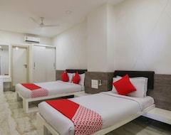 Hotel OYO 68433 Shiv Vatika Banquet & Rooms (Surat, Indija)