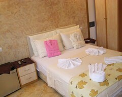 Deluxe Triple Room - Wellnes & Spa Hotel Angelo Gabriel (Petrovac, Montenegro)