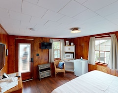 Hotel The Lakeview Inn & Cottages (Weirs Beach, USA)