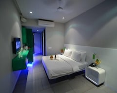 Sinq Party Hotel - No Male Stags Allowed (Candolim, India)