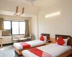 Khách sạn OYO 24487 Hotel Raj Regency (Ahmednagar, Ấn Độ)