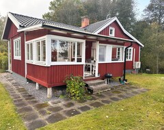 Casa/apartamento entero Nice Red Cottage Near The Lake Hjälmaren And Vingåker | Se11019 (Vingåker, Suecia)