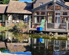 Hele huset/lejligheden Beautiful Thatched Cottages In Brentwood. (Brentwood, Storbritannien)