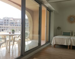 Entire House / Apartment Hyères Port La Gavine - Pretty 2 Rooms Renovated View On Marina (Hyères, France)