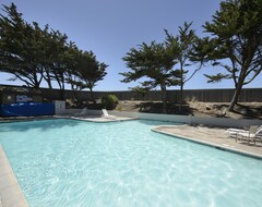 Casa/apartamento entero Relaxing Oceanfront Retreat W/Private Hot Tub (Castroville, EE. UU.)