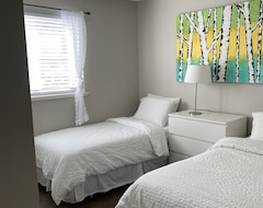Toàn bộ căn nhà/căn hộ Enjoy Nature In This Spacious & Clean Suite In Beautiful Blueridge (North Vancouver, Canada)