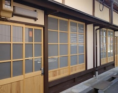 Koko talo/asunto Jinichi (Gujo, Japani)