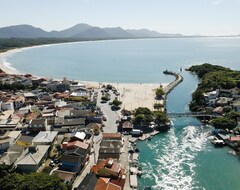 Sea Wolf Surf Hostel (Florianopolis, Brazil)