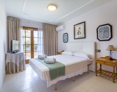 Hele huset/lejligheden 5 Bedroom Villa 2km From Ibiza Center With Sea Views (Sant Josep de sa Talaia, Spanien)