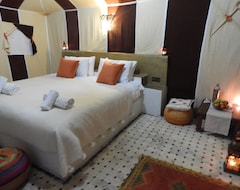 Khách sạn Luxury Saf Saf Camp (Merzouga, Morocco)