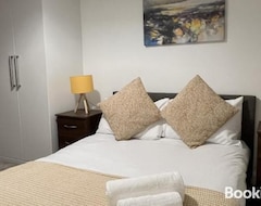 Hele huset/lejligheden City Apartment 2 Bed 2 Bath- Netflix - Free Parking - Wifi (Birmingham, Storbritannien)