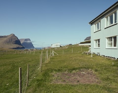 Hele huset/lejligheden Sea And Mountain View | Scenic Village | 2br House (Viðareiði, Færøerne)