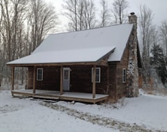 Entire House / Apartment Lazy Cedars Log Cabin (Germfask, USA)