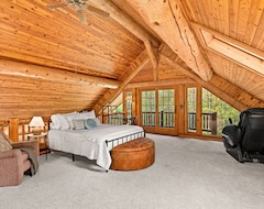 Entire House / Apartment Log Home - Sleeps 6 - Sauna/massage Chair - Woods (Cloquet, USA)
