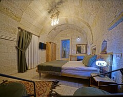 Vigneron Cave Hotel (Ürgüp, Turkey)