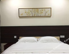 Shiertan Holiday Hotel (Lingui, China)