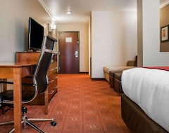 Hotel Comfort Suites Farmington (Farmington, USA)