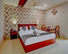 Khách sạn Oyo Flagship 48267 Sri 7 Inn Gooty Rd (Anantapur, Ấn Độ)