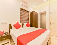 Hotel OYO 15973 F Square (Kochi, India)