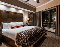 Hotelli Best Western Premier Crown Chase Inn & Suites (Denton, Amerikan Yhdysvallat)