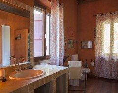 Tüm Ev/Apart Daire Cascina Chioso - Six Bedroom House, Sleeps 14 (Sala Monferrato, İtalya)