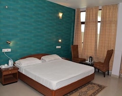 Hotel Shine72 (Nahan, India)