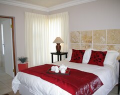 Hotel Crystalvilla Guesthouse (Bloubergstrand, Sudáfrica)