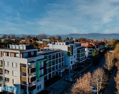 Toàn bộ căn nhà/căn hộ Lido Riviera Sunshine Apartman Balatonlelle (Balatonlelle, Hungary)