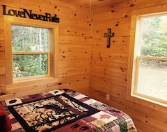 Entire House / Apartment Camp Garno Is Newly Built Cabin In The Woods! Enjoy Trails/hunting/relaxing! (Manton, USA)