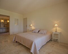 Toàn bộ căn nhà/căn hộ Large 5 Bedroom House With Stunning Views, Near Roussillon (Roussillon, Pháp)