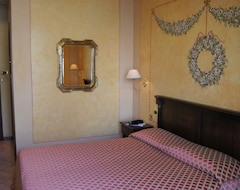 Khách sạn Hotel Lugana Parco Al Lago (Sirmione, Ý)