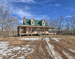 Hele huset/lejligheden New! Quiet & Secluded Berea Cabin On 70-acre Farm! (Berea, USA)
