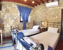 Toàn bộ căn nhà/căn hộ Crimson Villa - Two Bedroom Villa, Sleeps 4 (Platrithias, Hy Lạp)