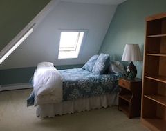 Otel Third Floor Suite In Waterfront Victorian On Peninsula Surrounded By Ocean (Hull, ABD)