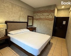 Khách sạn Casa Patricia Hotel & Resort (Candelaria, Philippines)