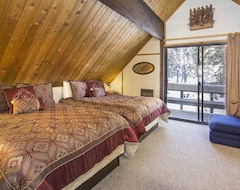 Hotel Ski In/ Ski Out Slope Side Cabin - Chalet #4 (Mammoth Lakes, USA)