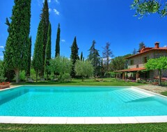 Toàn bộ căn nhà/căn hộ Villa Lo Scoiattolo By Posarellivillas (Subbiano, Ý)