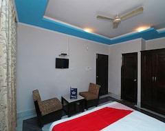 Khách sạn OYO 13161 Apni Havali Hotel & Restaurant (Rudrapur, Ấn Độ)