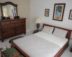 Khách sạn Mongowalk Country Club Exclusive Two Bedroom (Montego Bay, Jamaica)
