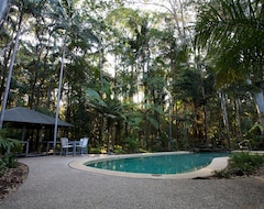 Hotel Amore On Buderim Rainforest Cabins (Buderim, Australia)