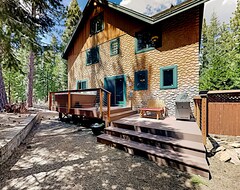Casa/apartamento entero Dreamy Upscale Hideaway | Private Hot Tub & Sauna | Near Skiing & Beaches (El Dorado Hills, EE. UU.)