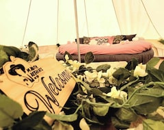 Hele huset/lejligheden The Orchard Bell - Glamping In A Wild Orchard Near Fredericton, Nb! (Tay Creek, Canada)