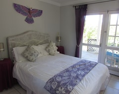 Toàn bộ căn nhà/căn hộ A Two Bedroom Apartment Located In The Serene Bahama Sound 18, Near Georgetown (George Town, Bahamas)